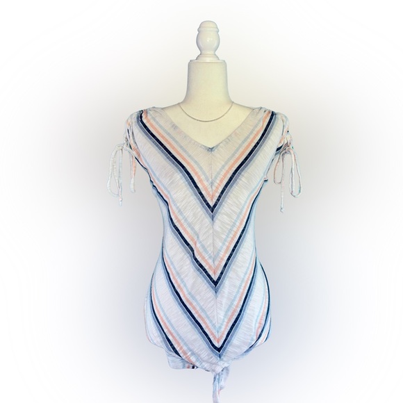 Cato Est. 1947 Plus Size 22/24W Striped V-Neck Ruched Shoulder Tunic Top - Picture 1 of 6